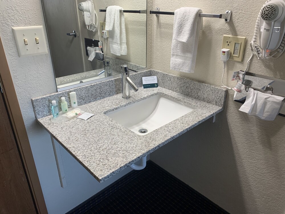 Bathroom sink, Quality Inn