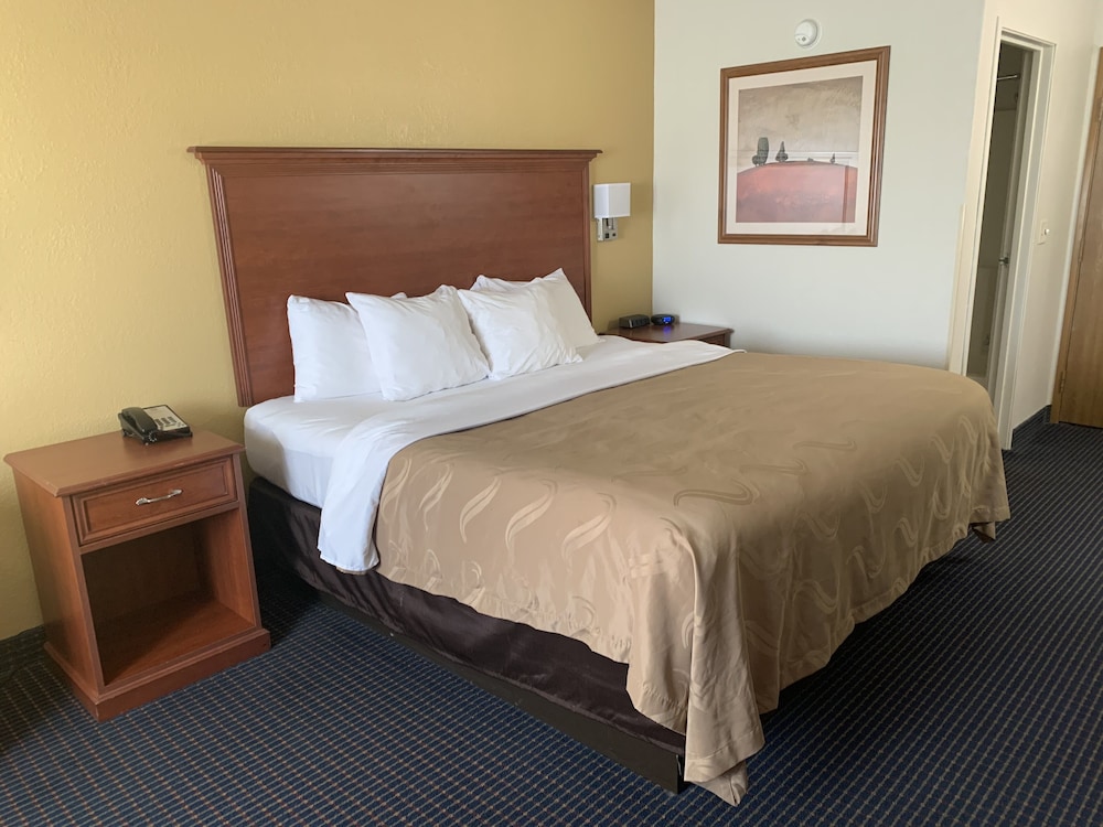 Room, Quality Inn