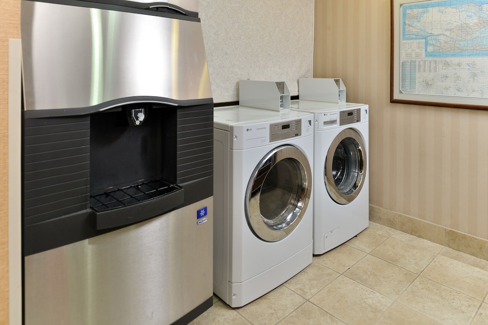 Laundry room, Quality Inn