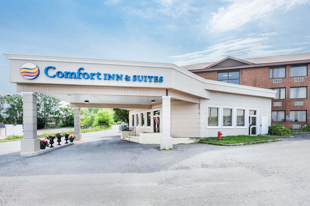 Comfort Inn And Suites In Barrie Orillia Hotel Rates Reviews