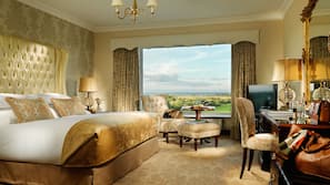 Premium bedding, in-room safe, desk, iron/ironing board