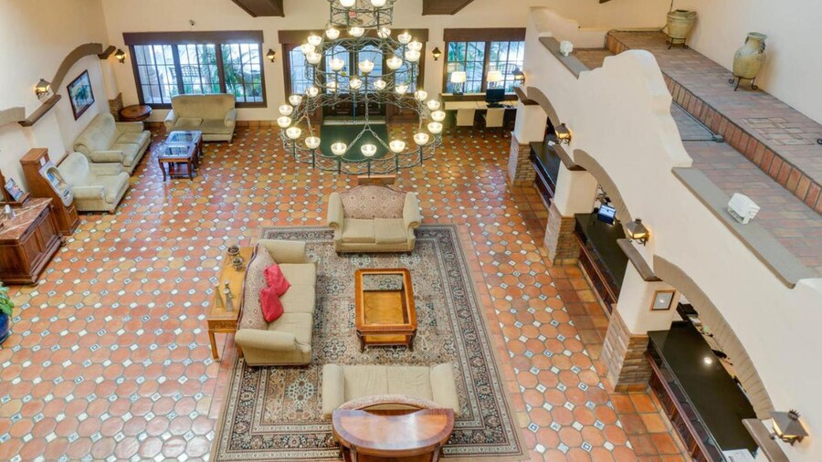 Buena Park Grand Hotel & Suites