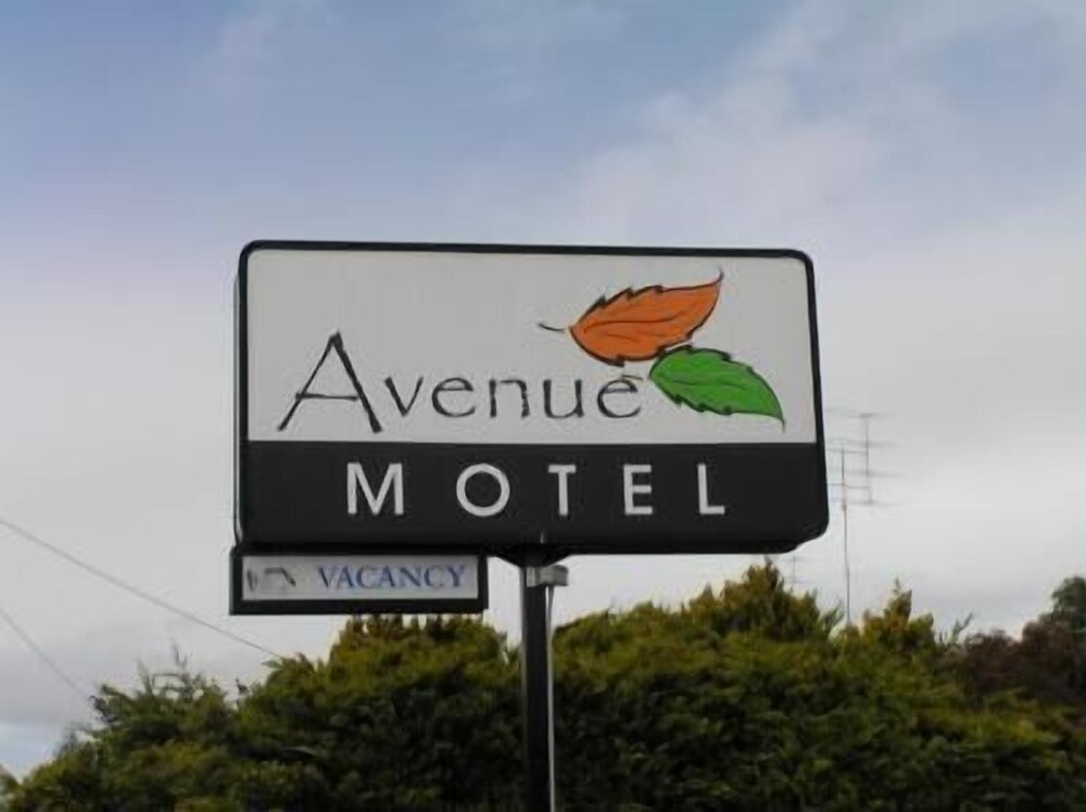 Avenue Motel