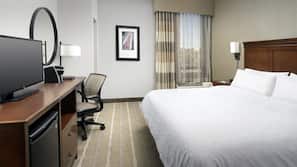 Premium bedding, in-room safe, desk, blackout drapes