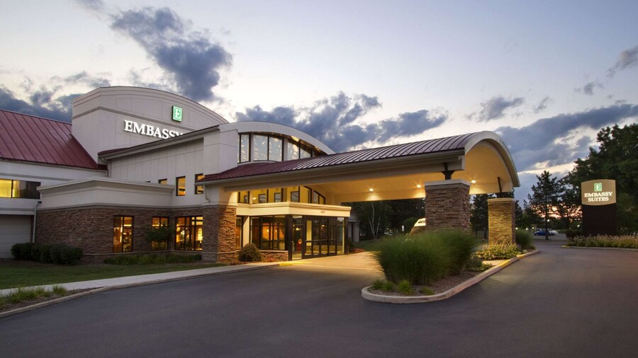 Embassy Suites by Hilton Detroit Metro Airport