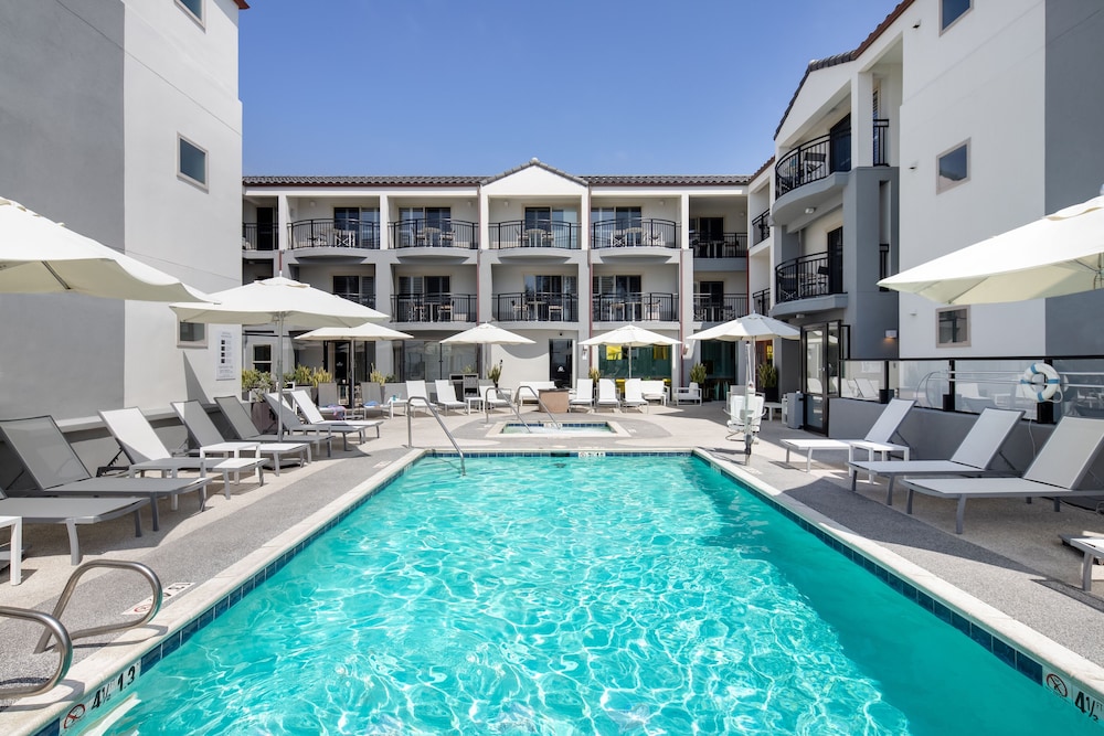 Outdoor pool, Ocean Park Inn