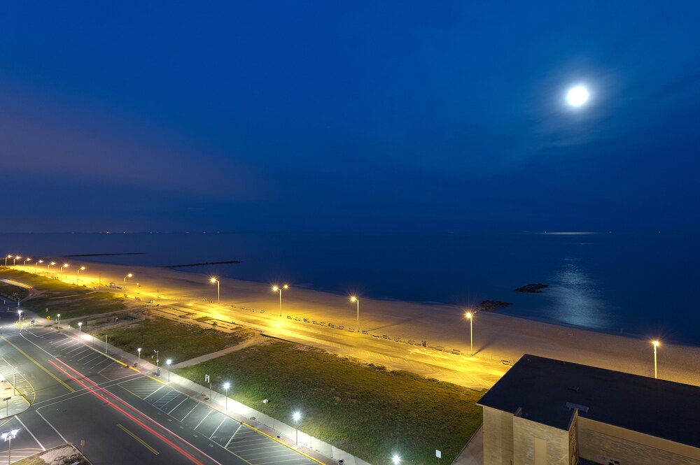 The Berkeley Oceanfront Hotel