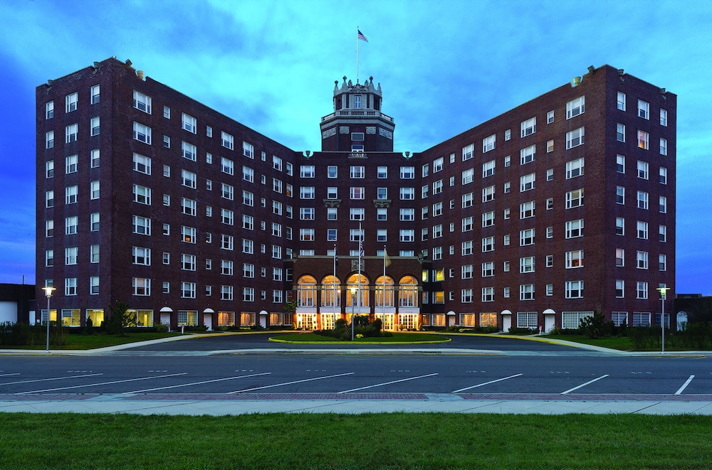 The Berkeley Oceanfront Hotel