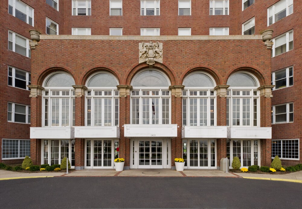 The Berkeley Oceanfront Hotel