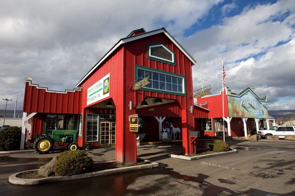 Cousins Country Inn The Dalles Usa Aarp Travel Center
