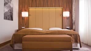 Hypo-allergenic bedding, minibar, in-room safe, desk