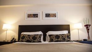 Minibar, escritorio, cortinas opacas y sistema de insonorización