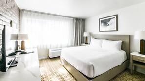 Premium bedding, in-room safe, desk, blackout drapes