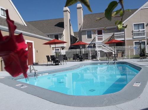 dog friendly hotels downtown louisville ky