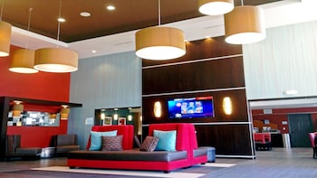 Holiday Inn Express Bakersfield