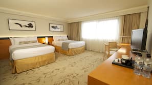 In-room safe, desk, iron/ironing board, cribs/infant beds