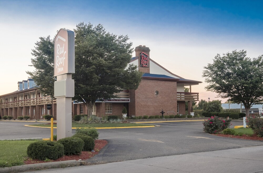 Red Roof Inn Uhrichsville