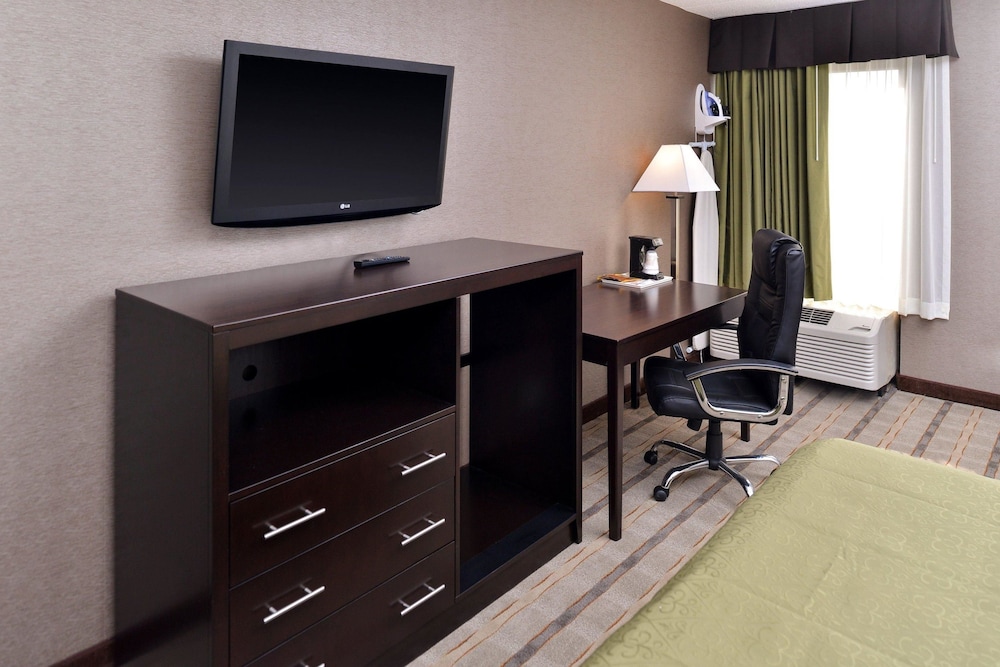 Room, Quality Inn & Suites