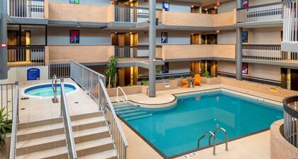 Best Western Plus Village Park Inn