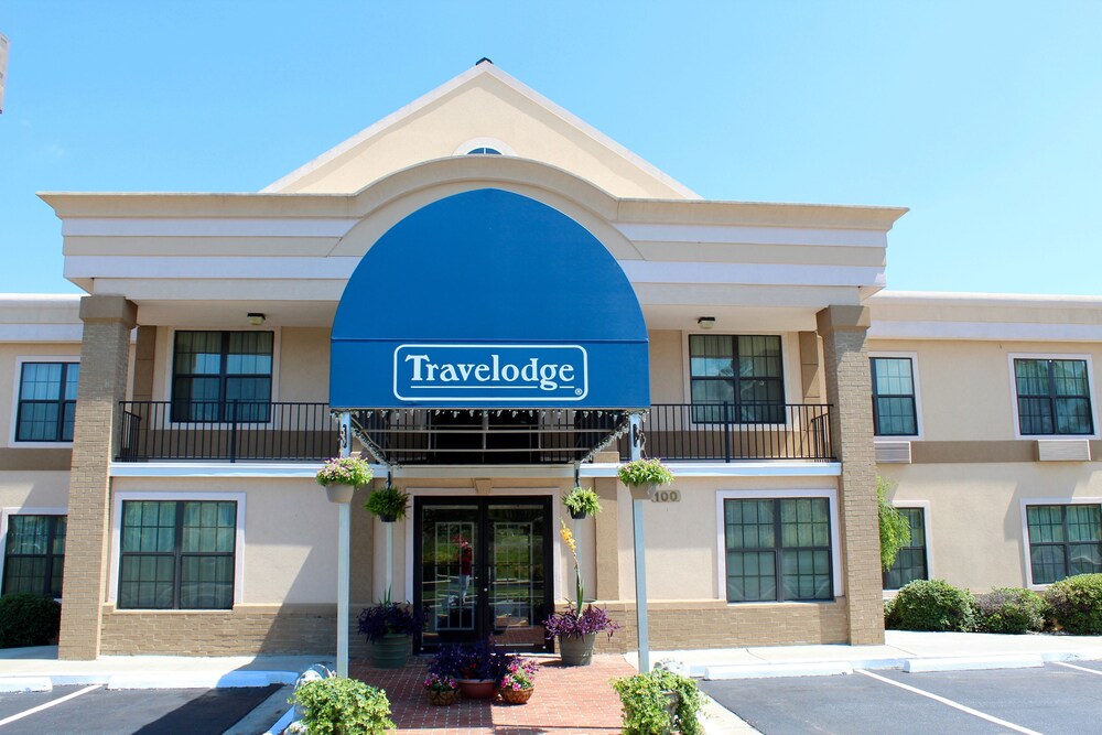 Front of property, Travelodge by Wyndham Perry GA