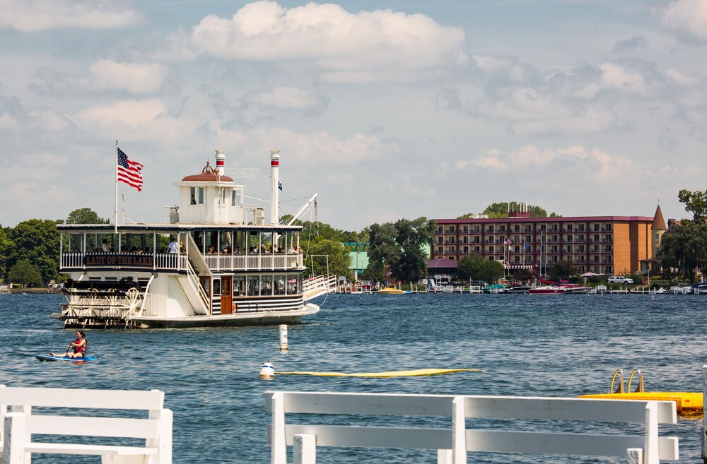 Exterior, Harbor Shores on Lake Geneva