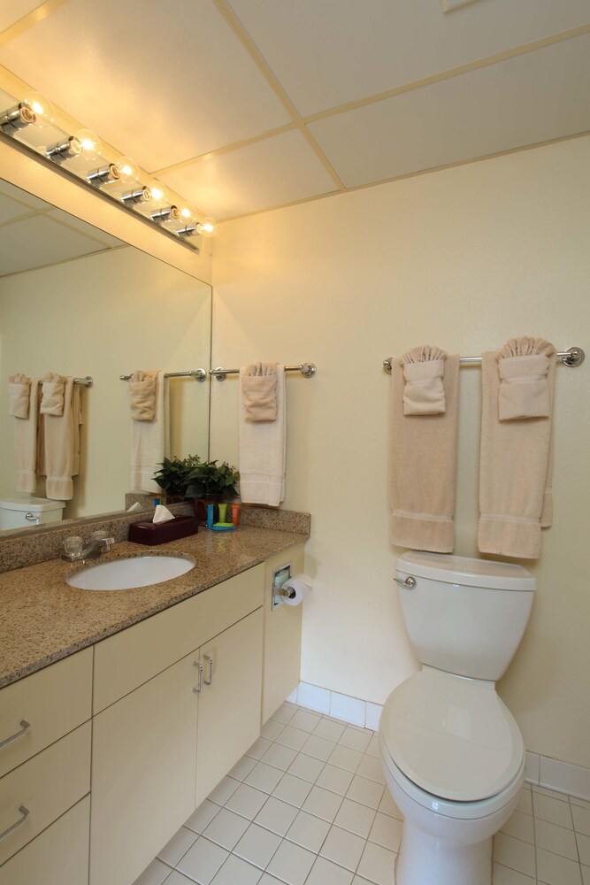 Bathroom, Harbor Shores on Lake Geneva