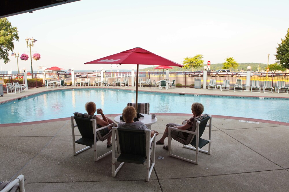 Harbor Shores on Lake Geneva