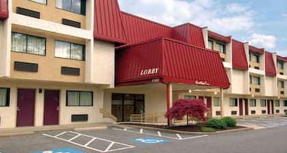 Red Roof Inn Cleveland Airport-Middleburg Heights
