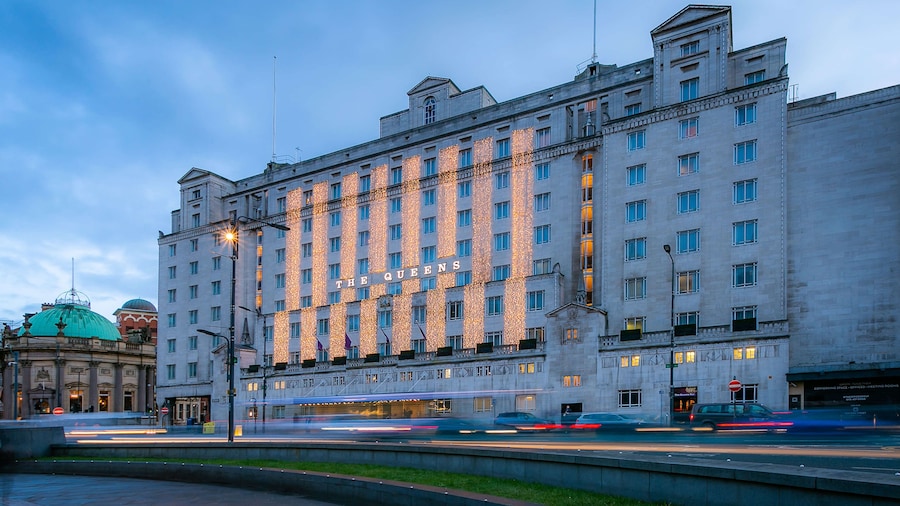 The Queens Hotel