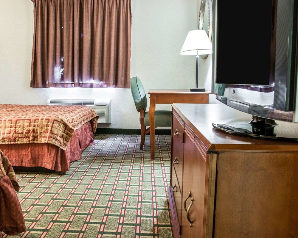 Econo Lodge, Kalamazoo 55 Room Prices & Reviews Travelocity