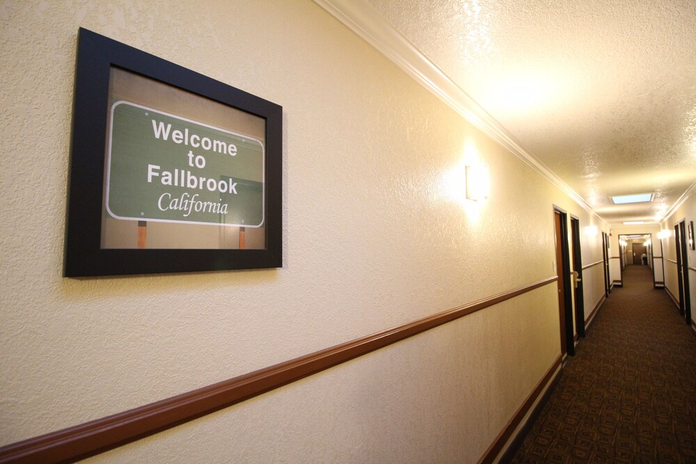 Econo Lodge Inn & Suites Fallbrook Downtown