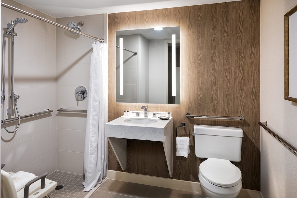 Sheraton Suites Chicago O'Hare