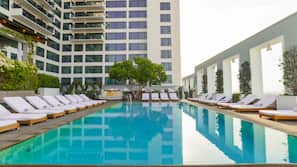 Outdoor pool, pool loungers