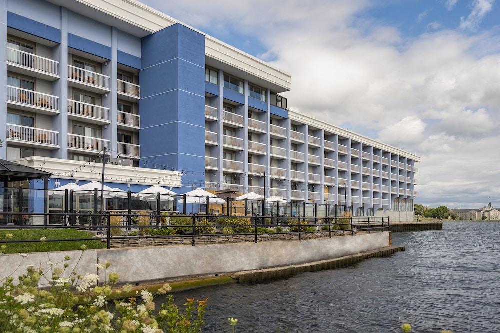 Holiday Inn Kingston Waterfront, an IHG Hotel in Kingston Best Rates