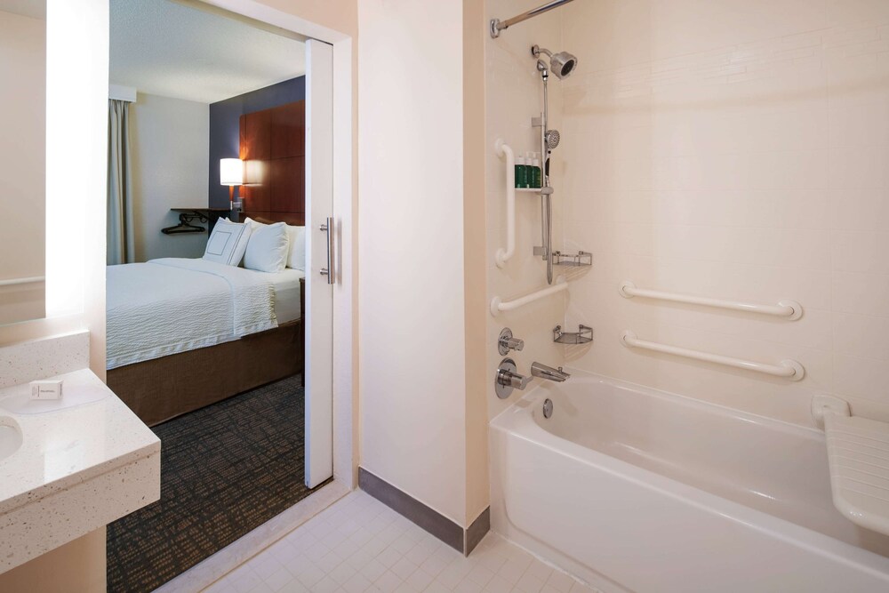 Bathroom, Sonesta ES Suites Nashville Brentwood