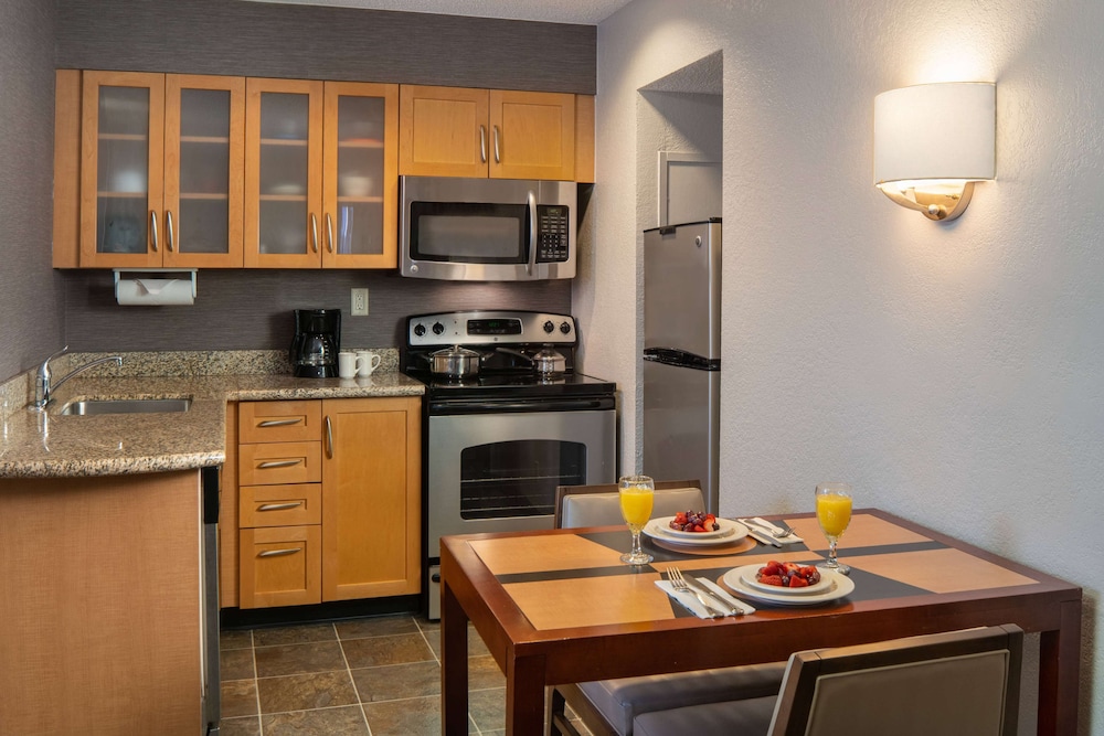 Private kitchen, Sonesta ES Suites Nashville Brentwood