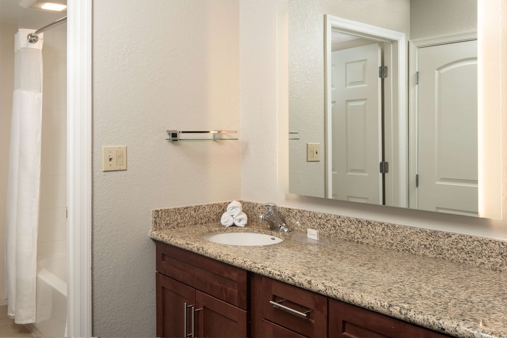 Bathroom, Sonesta ES Suites Nashville Brentwood