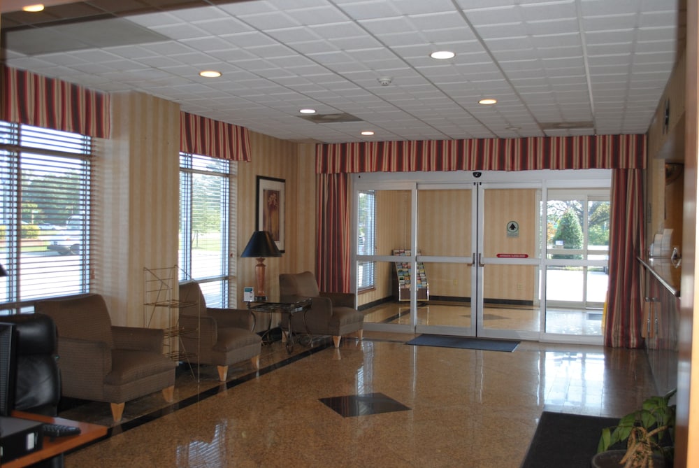 Interior entrance, Suburban Extended Stay Hotel Chester I-95