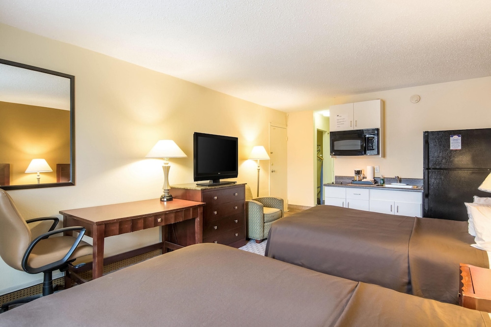 Suburban Extended Stay Hotel Chester I-95