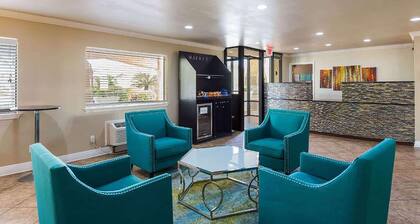 Days Inn by Wyndham Foley