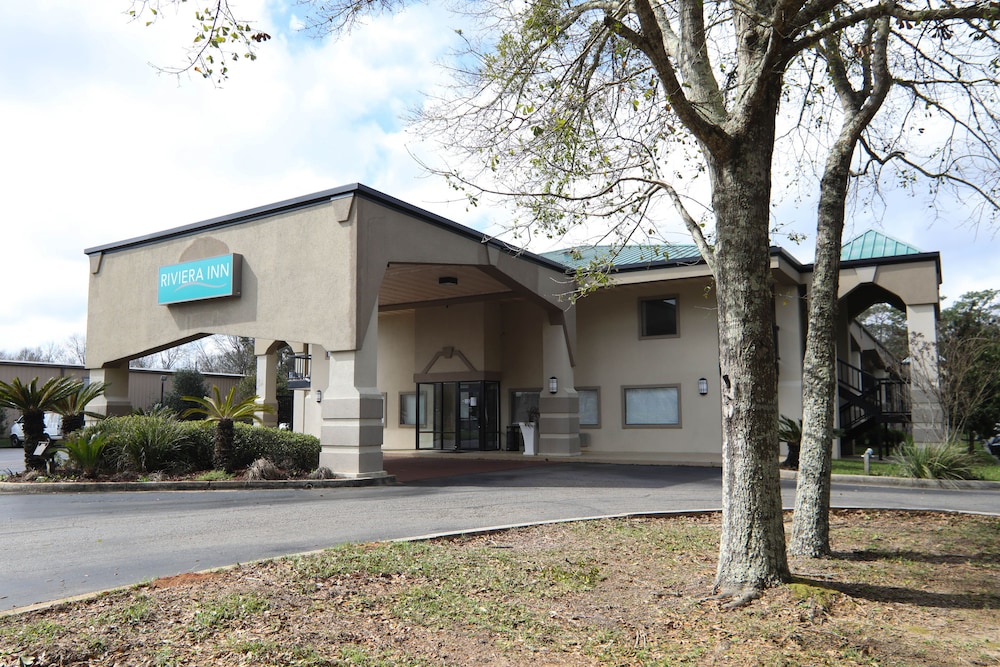 Days Inn by Wyndham Foley in Foley Best Rates & Deals on Orbitz