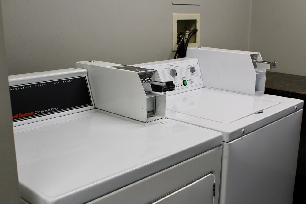 Laundry room, Doubletree by Hilton Hotel Racine Harbourwalk