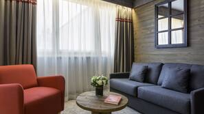 Premium bedding, minibar, in-room safe, desk