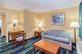 Quality Inn Suites Port Canaveral Area Cocoa Beach 2020 Room
