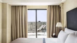 Premium bedding, in-room safe, desk, blackout curtains