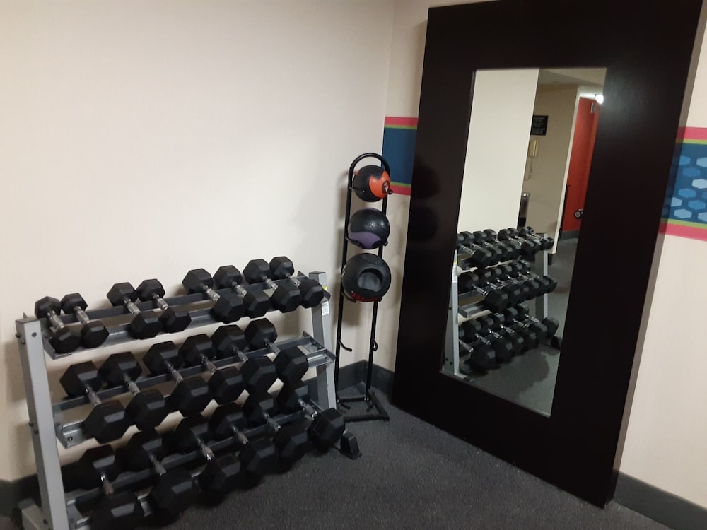 Fitness facility, Hampton Inn St. Louis/Westport