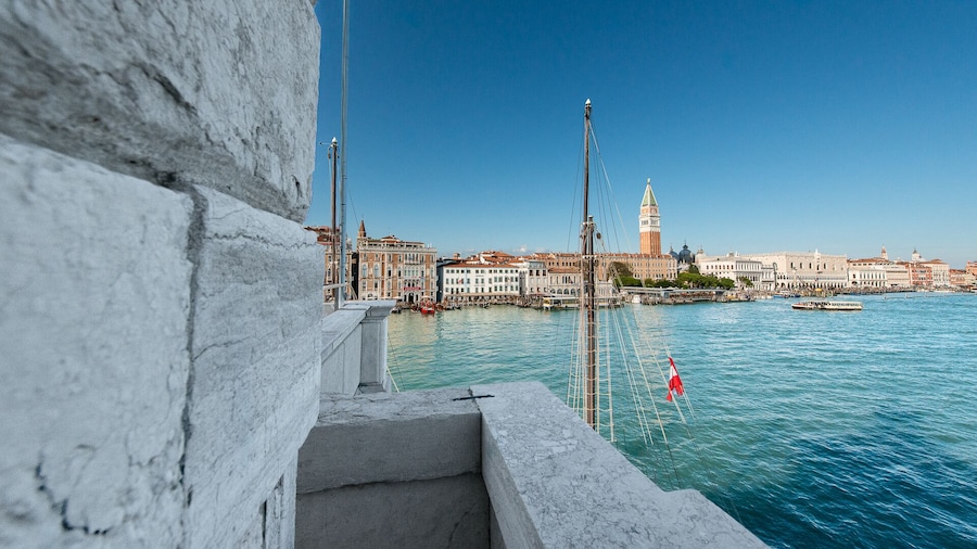 Hotel Monaco & Grand Canal