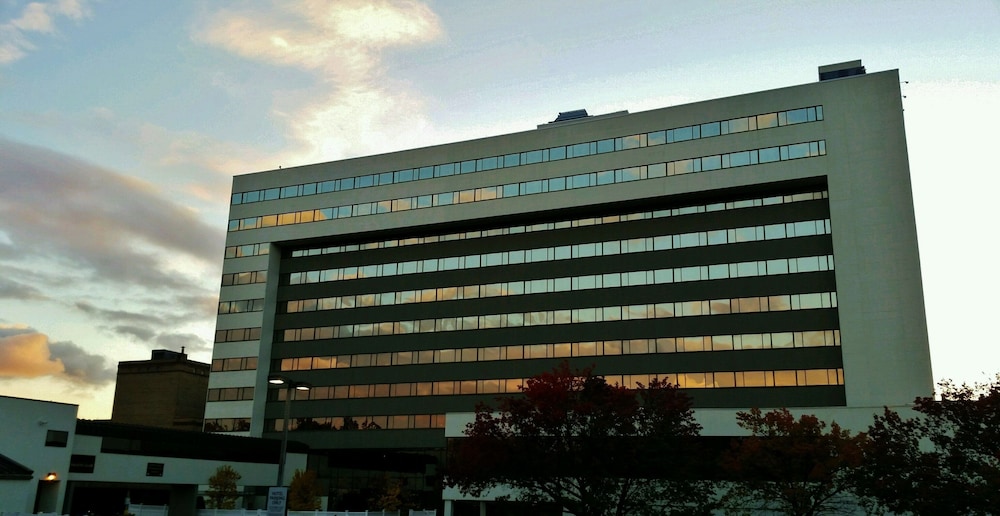 DoubleTree by Hilton Hotel Binghamton in Binghamton Best Rates