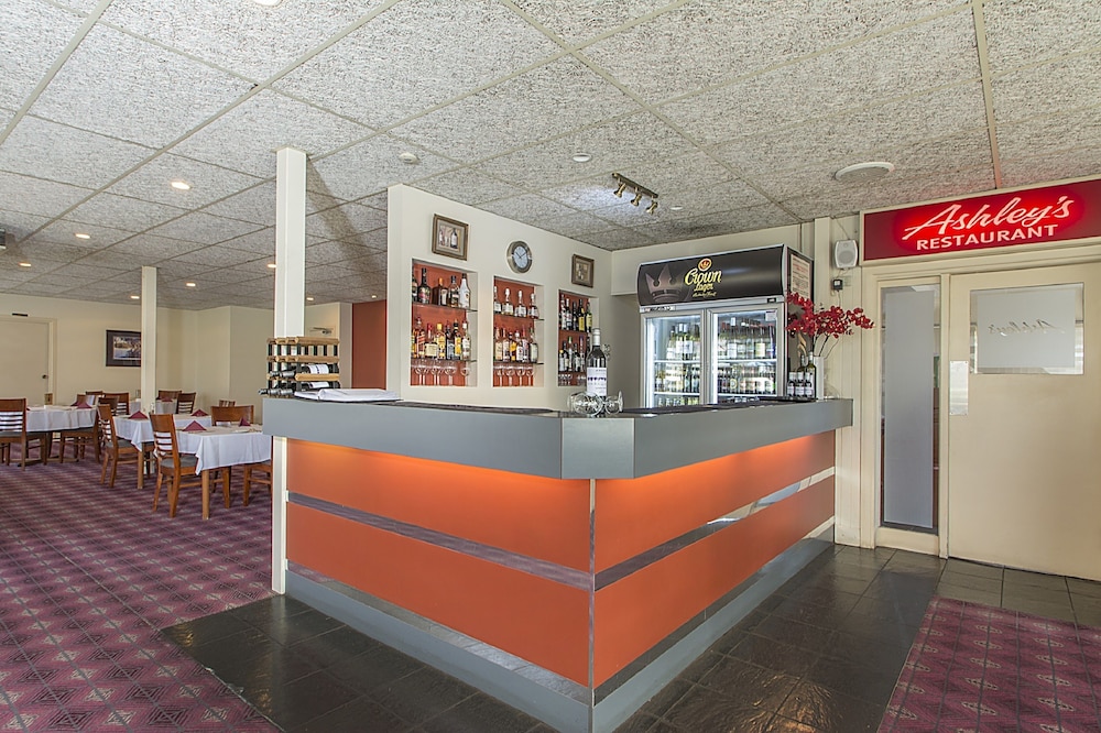 Bar (on property), Citrus Valley Motel