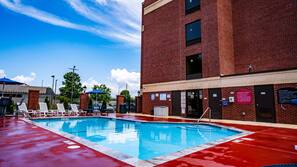 Seasonal outdoor pool, pool umbrellas